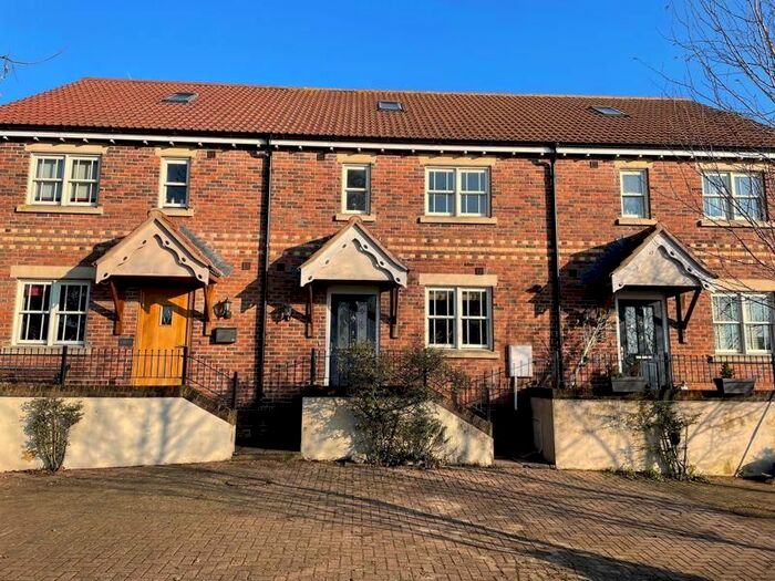 4 Bedroom Town House To Rent In Jack's Close, Glastonbury, BA6