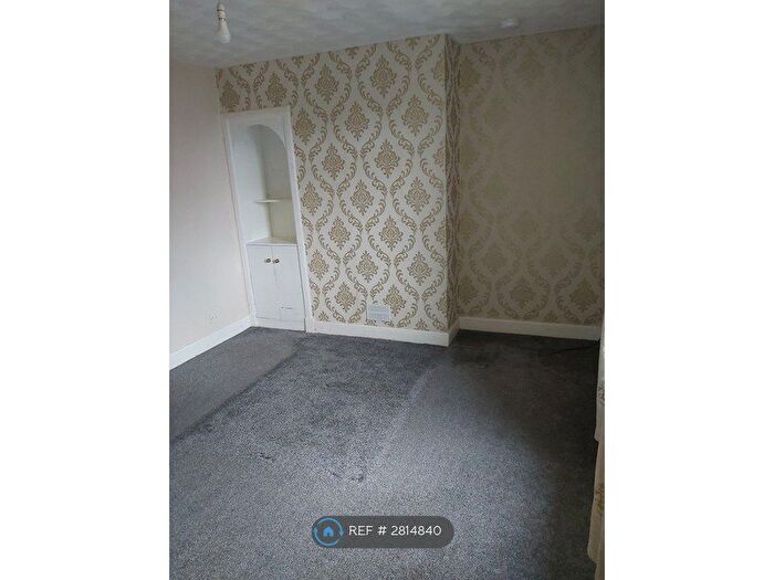 2 Bedroom Flat To Rent In Millburn Avenue, Dumfries, DG1