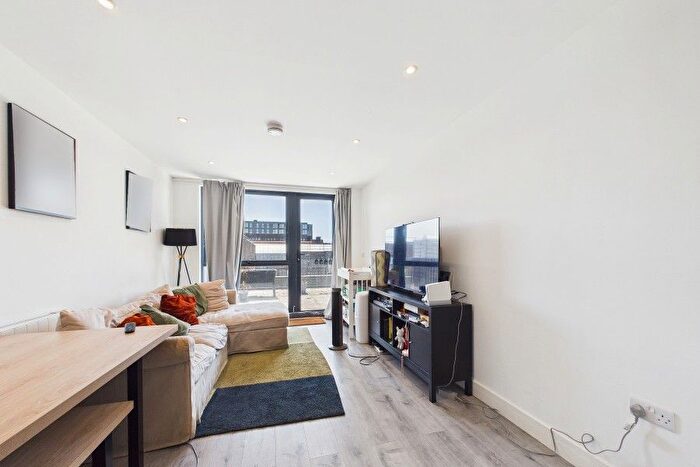 2 Bedroom Flat To Rent In Obelisk Way, Camberley, GU15