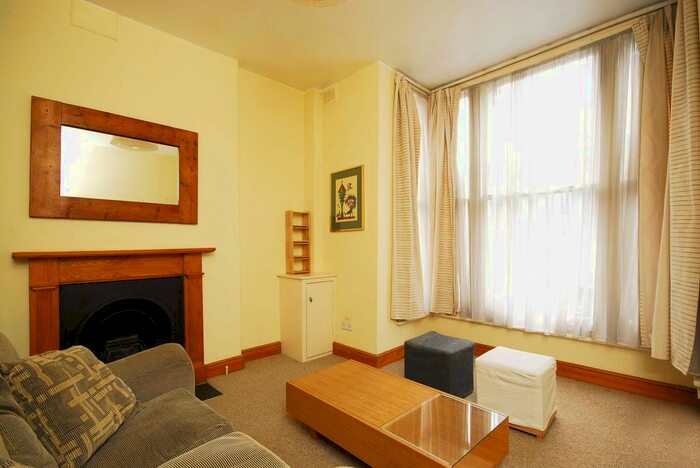 1 Bedroom Flat To Rent In Beethoven Street, Queen's Park, London, W10