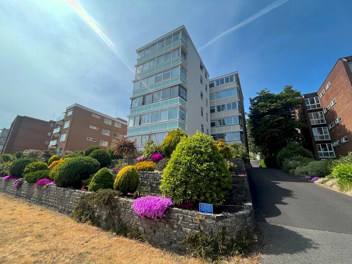 2 Bedroom Flat To Rent In Parkstone Road, Poole, BH15