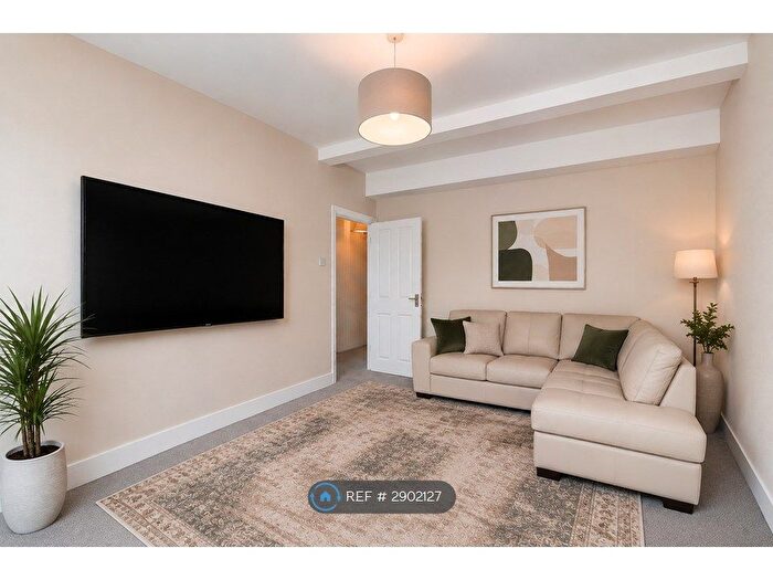 4 Bedroom Flat To Rent In Denning Avenue, Croydon, CR0