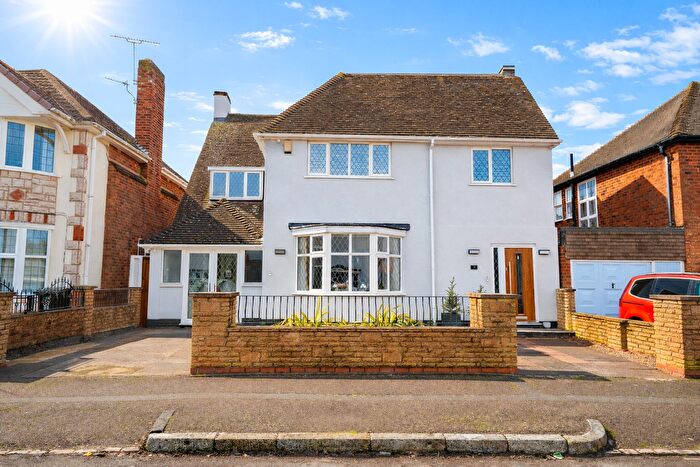 4 Bedroom Detached House For Sale In Withcote Avenue, Leicester, Leicestershire, LE5