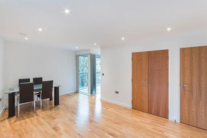 1 Bedroom Apartment To Rent In Appold Court, Godfrey Place, E2