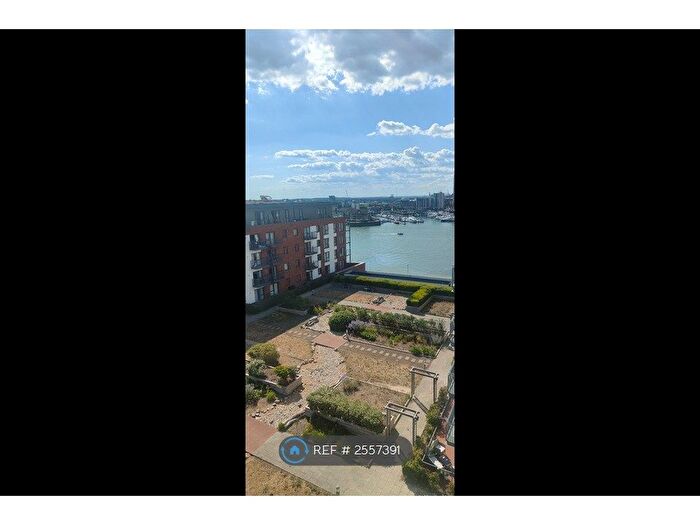 2 Bedroom Flat To Rent In Hawke House, Southampton, SO19