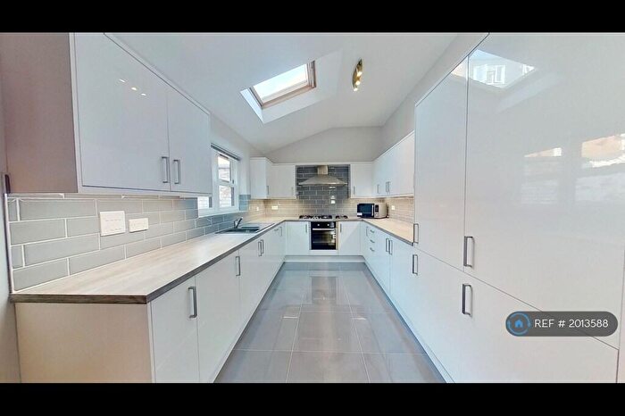 7 Bedroom Semi-Detached House To Rent In Bute Avenue, Nottingham, NG7