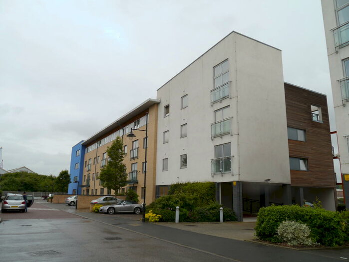 2 Bedroom Apartment To Rent In Watersmeet, St Mary's Island, ME4