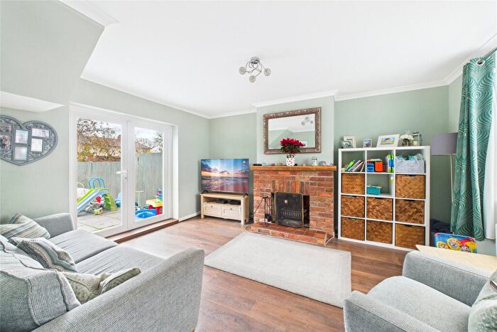 3 Bedroom Terraced House For Sale In Allden Avenue, Aldershot, Hampshire, GU12