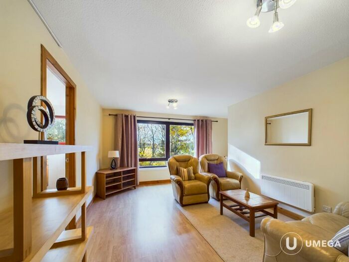 2 Bedroom Flat To Rent In Juniper Place, Juniper Green, Edinburgh, EH14