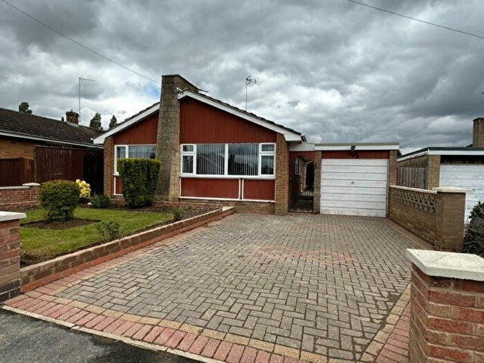 3 Bedroom Detached Bungalow To Rent In Chase Close, Stanion, Kettering, NN14