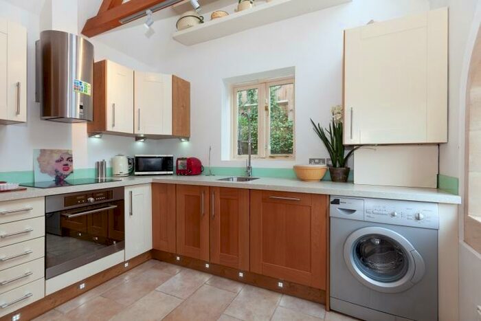 2 Bedroom Semi-Detached House To Rent In Temple Road, Temple Cowley, OX4