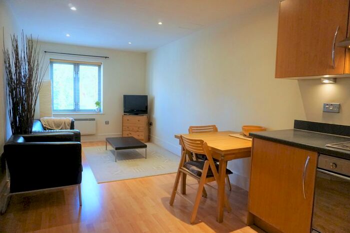 2 Bedroom Apartment To Rent In Manor Road, Edgbaston, Birmingham, B16
