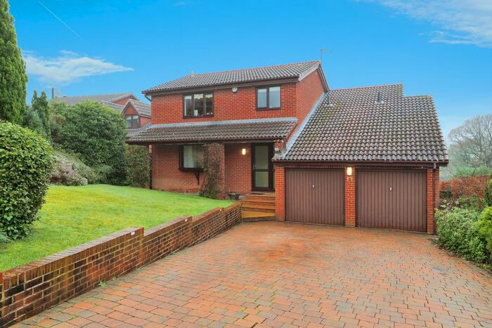 4 Bedroom Detached House For Sale In Beck View, Wakefield, West Yorkshire, WF4