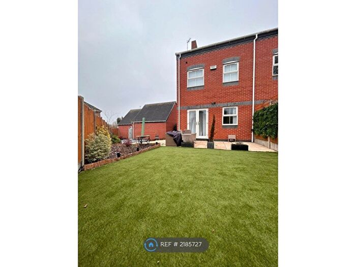 3 Bedroom End Of Terrace House To Rent In Spires Walk, Coventry, CV6