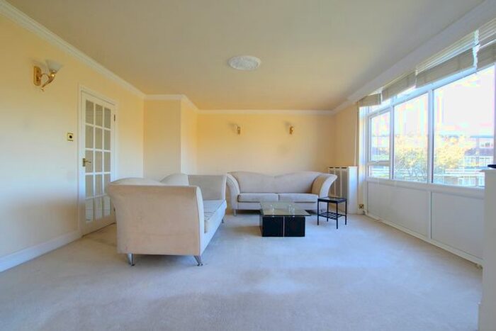 4 Bedroom Flat To Rent In Carlton Drive, Putney, London, SW15