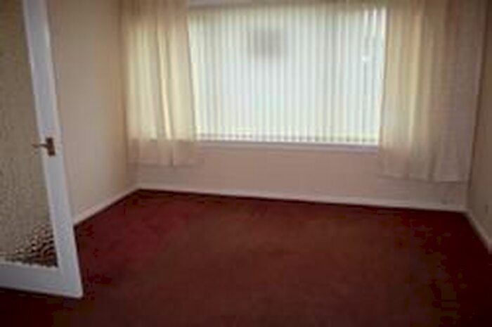 2 Bedroom Flat To Rent In Shand Lane, Carluke, ML8