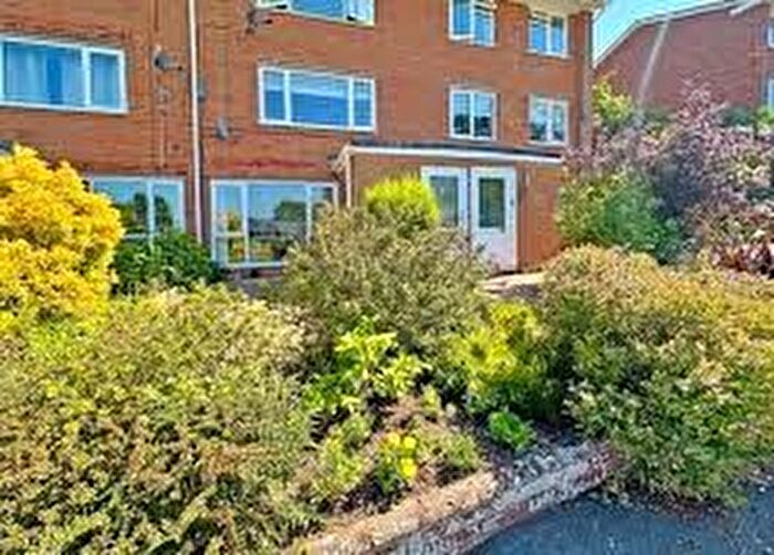 2 Bedroom Flat To Rent In Fore Street, Topsham, Exeter, EX3