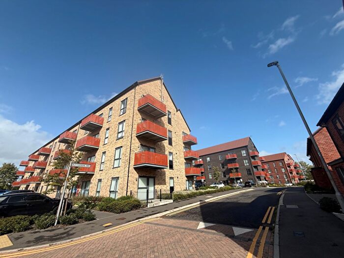 2 Bedroom Flat To Rent In Buttermere Way, Grays, RM20