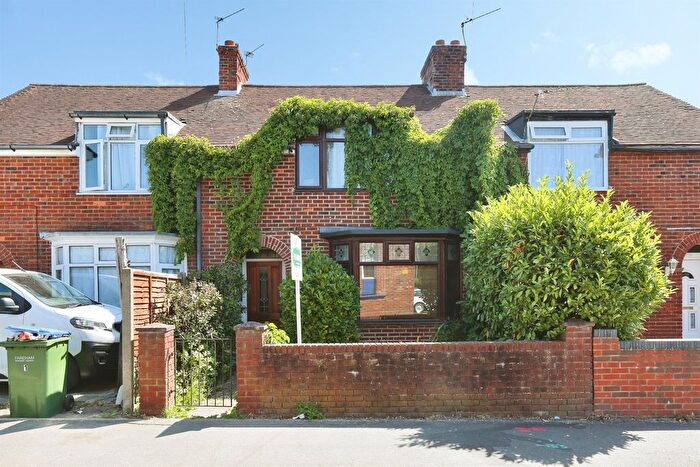3 Bedroom Terraced House For Sale In Crescent Road, Fareham, PO16