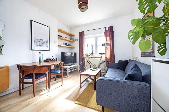 1 Bedroom Flat To Rent In Snowsfields, London, SE1