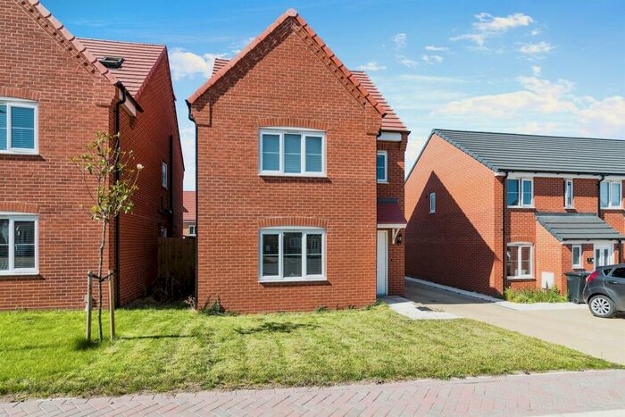 4 Bedroom Detached House To Rent In Rydwar Close, Oulton, Lowestoft, NR32