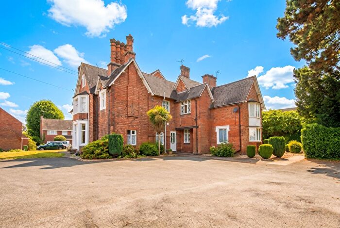 3 Bedroom Flat For Sale In Church Walk, Atherstone, CV9