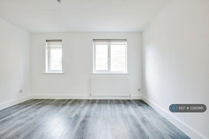 1 Bedroom Flat To Rent In Cornmow Drive, London, NW10