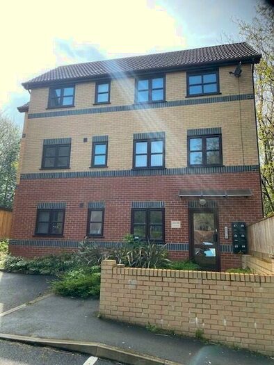 1 Bedroom Flat To Rent In Briarswood, Southampton, Hampshire, SO16