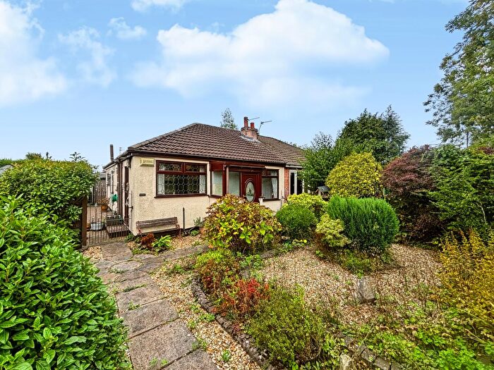 3 Bedroom Semi-Detached House For Sale In Crossdale Road, Hindley Green, WN2