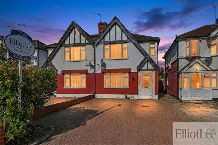 3 Bedroom Semi Detached House For Sale In Spencer Road, Wembley, HA0