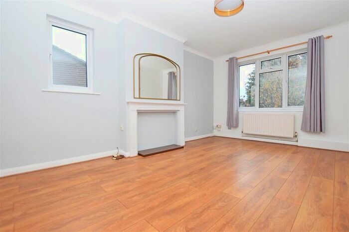 1 Bedroom Flat To Rent In Abbott Close, Hampton, TW12
