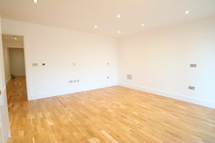 1 Bedroom Flat To Rent In Farwig Lane, Bromley, BR1