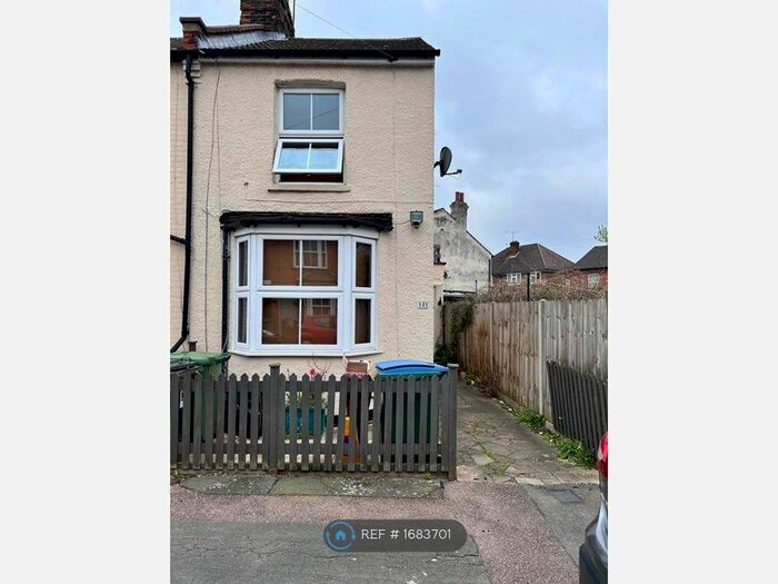 3 Bedroom Semi-Detached House To Rent In St. James Road, Watford, WD18
