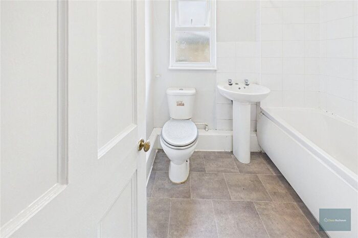1 Bedroom Flat To Rent In Connaught Avenue, Plymouth, PL4