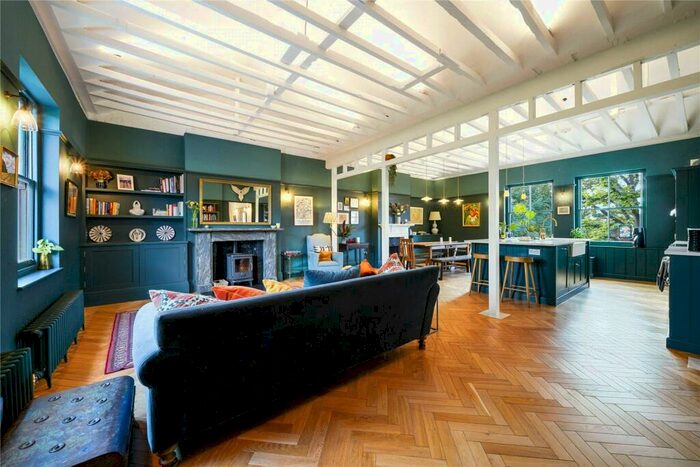 4 Bedroom Apartment To Rent In Cumberland House, Highbury Crescent, London, N5