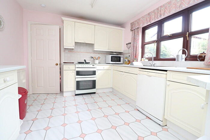 3 Bedroom Detached Bungalow For Sale In Burghley Road, Lincoln, LN6