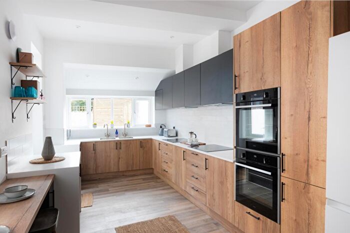 8 Bedroom Terraced House To Rent In Downend Road, Fishponds, Bristol, BS16