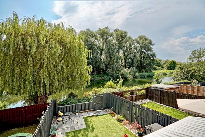 5 Bedroom Town House For Sale In Skipper Way, Little Paxton, St. Neots, PE19