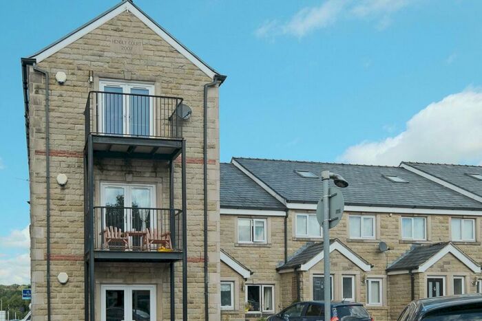 2 Bedroom Apartment To Rent In Hendly Court, Colne, Lancashire, BB8