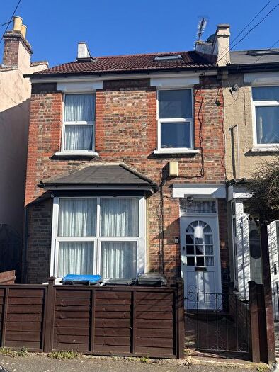 3 Bedroom Property For Sale In Wentworth Road, Croydon, CR0