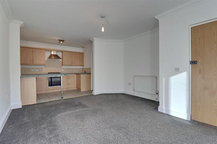 2 Bedroom Flat To Rent In Milton Road, Southsea, PO4