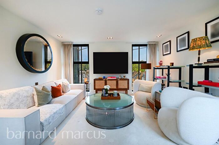2 Bedroom Apartment For Sale In Cabul Road, London, SW11