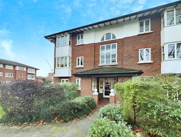 1 Bedroom Flat To Rent In Kingsworthy Close, Kingston Up On Thames, Surrey, KT1