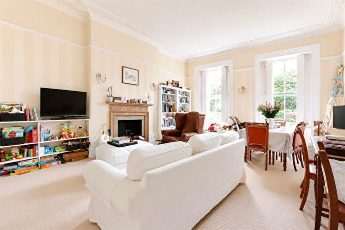 2 Bedroom Flat To Rent In Talbot Place, London, SE3
