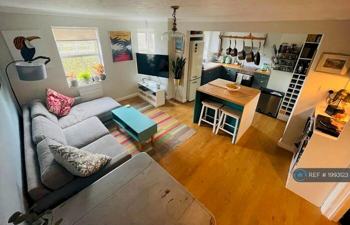 2 Bedroom Flat To Rent In Kendrick Court, London, SE15