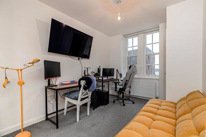2 Bedroom Apartment For Sale In Shakespeare Street, North Kelvinside, Glasgow, G20