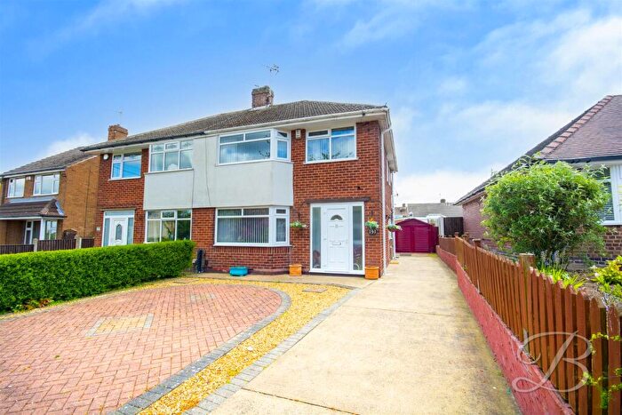 3 Bedroom Semi-Detached House For Sale In Big Barn Lane, Mansfield, NG18