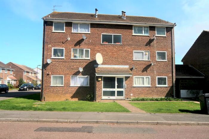 2 Bedroom Flat To Rent In Hazelmere Road, Northolt, UB5