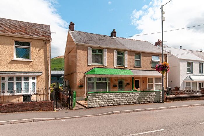3 Bedroom Semi-Detached House For Sale In Ynysydarren Road, Ystalyfera, Swansea, SA9