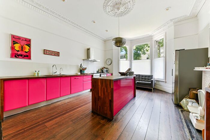 6 Bedroom Property To Rent In Avenue Crescent, London, W3